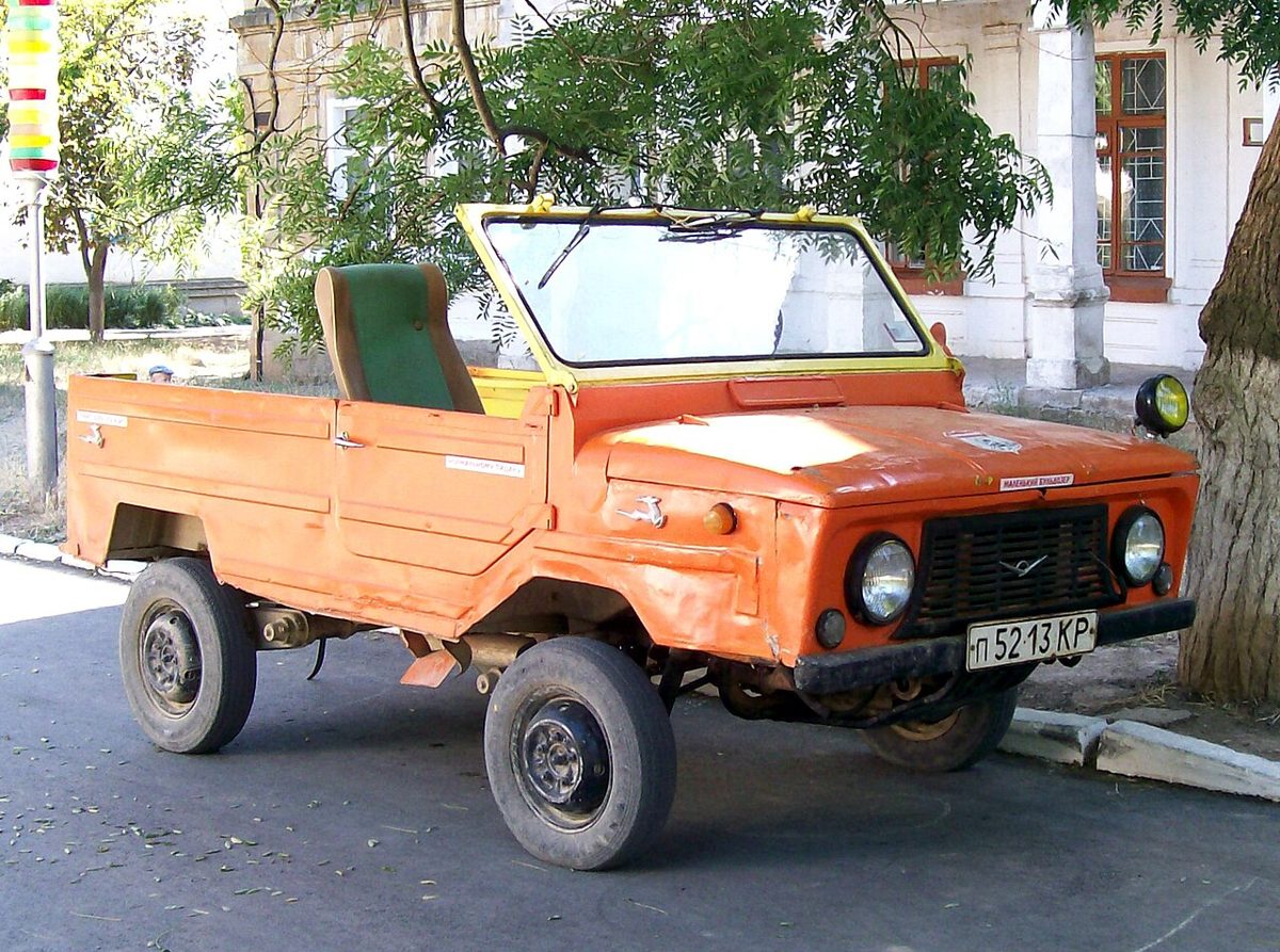 Early LuAZ-969 vehicle