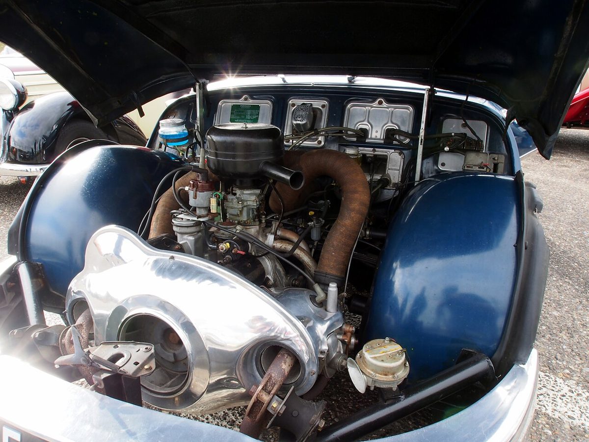 1959 Panhard PL17 L1 engine bay